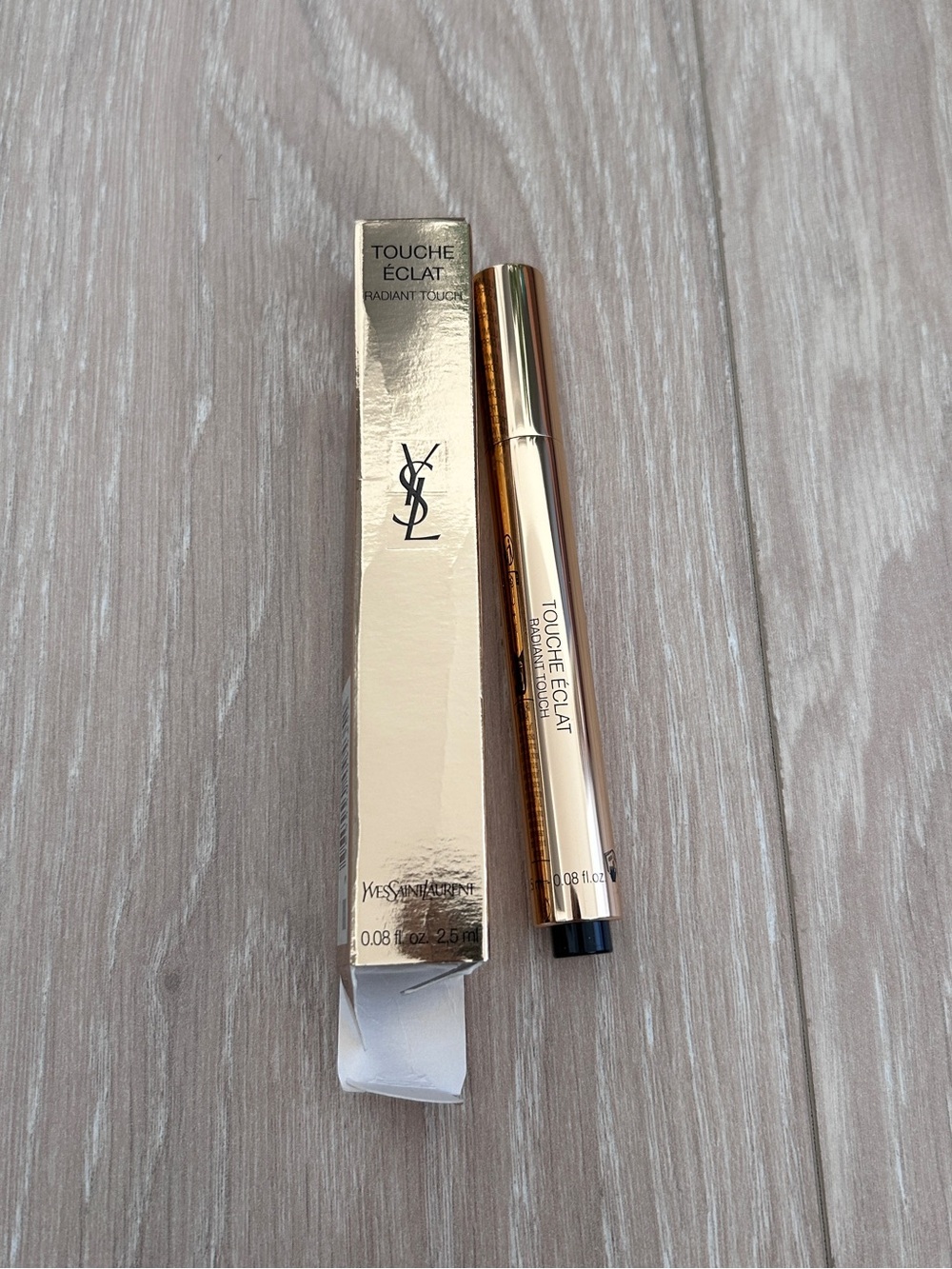 YSL Touche Eclat Radiant Touch Pen in 2 Ivory Radiance